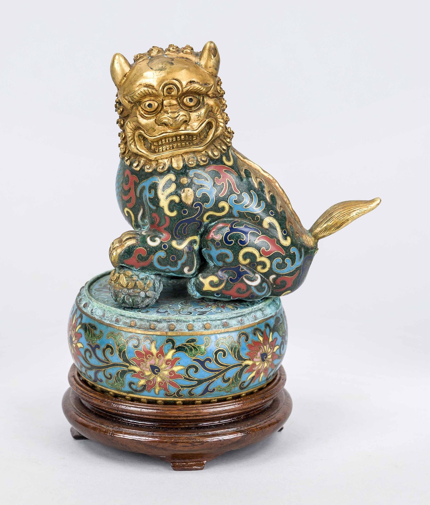 Cloisonné Fo lion (guardian figure), China 19th century (Qing). Seated on a drum-shaped base with