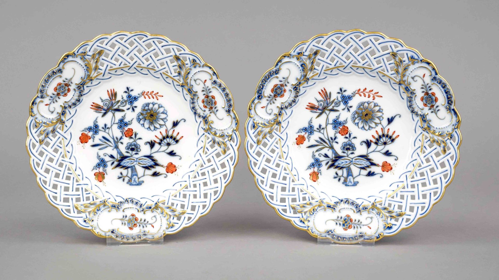 Two openwork plates, Meissen, Knauff Schwerter, mark 1850-1924, 1st choice, decor Onion pattern