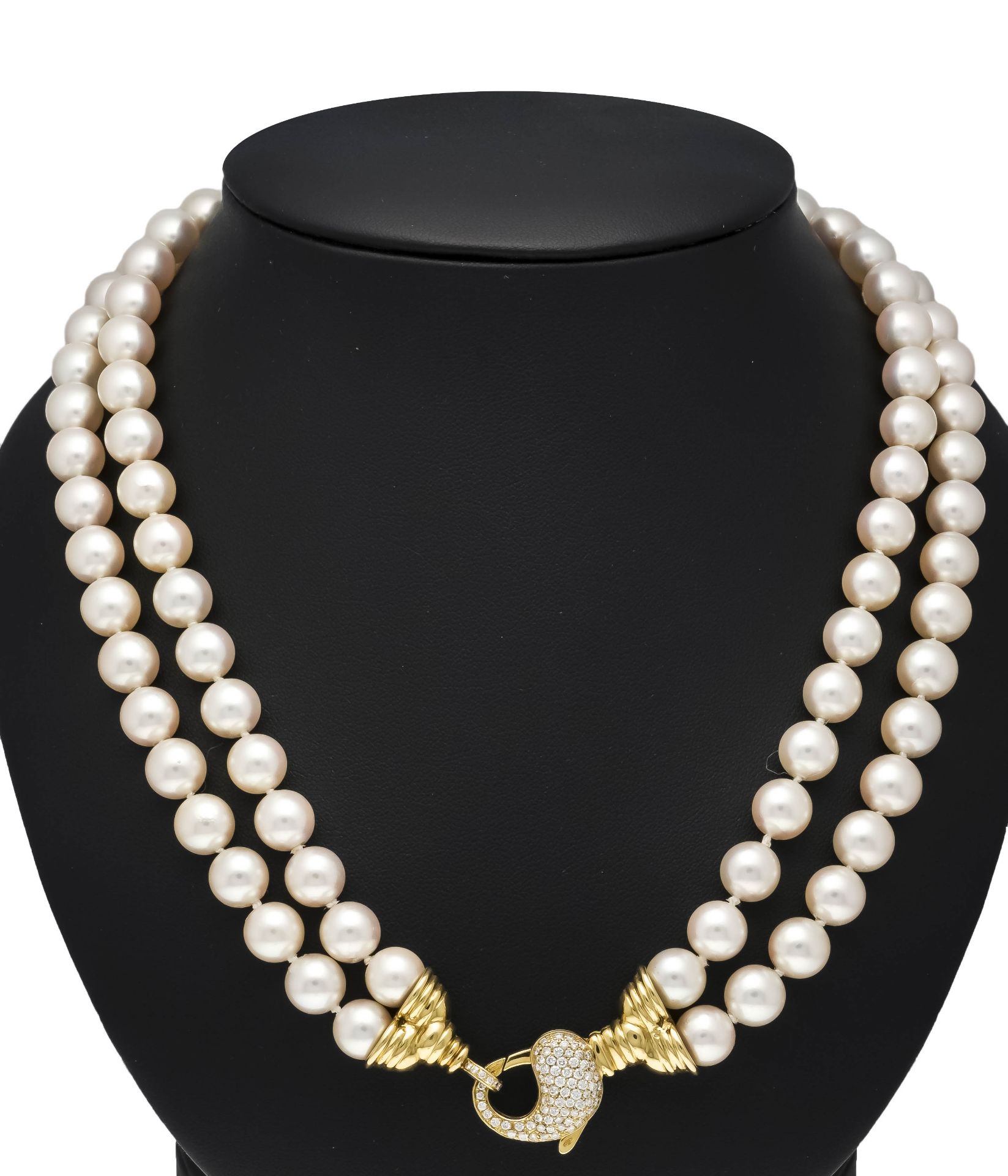 Akoya pearl-brilliant necklace GG 750/000 with 107 brilliant-cut diamonds, total 1.30 ct fine