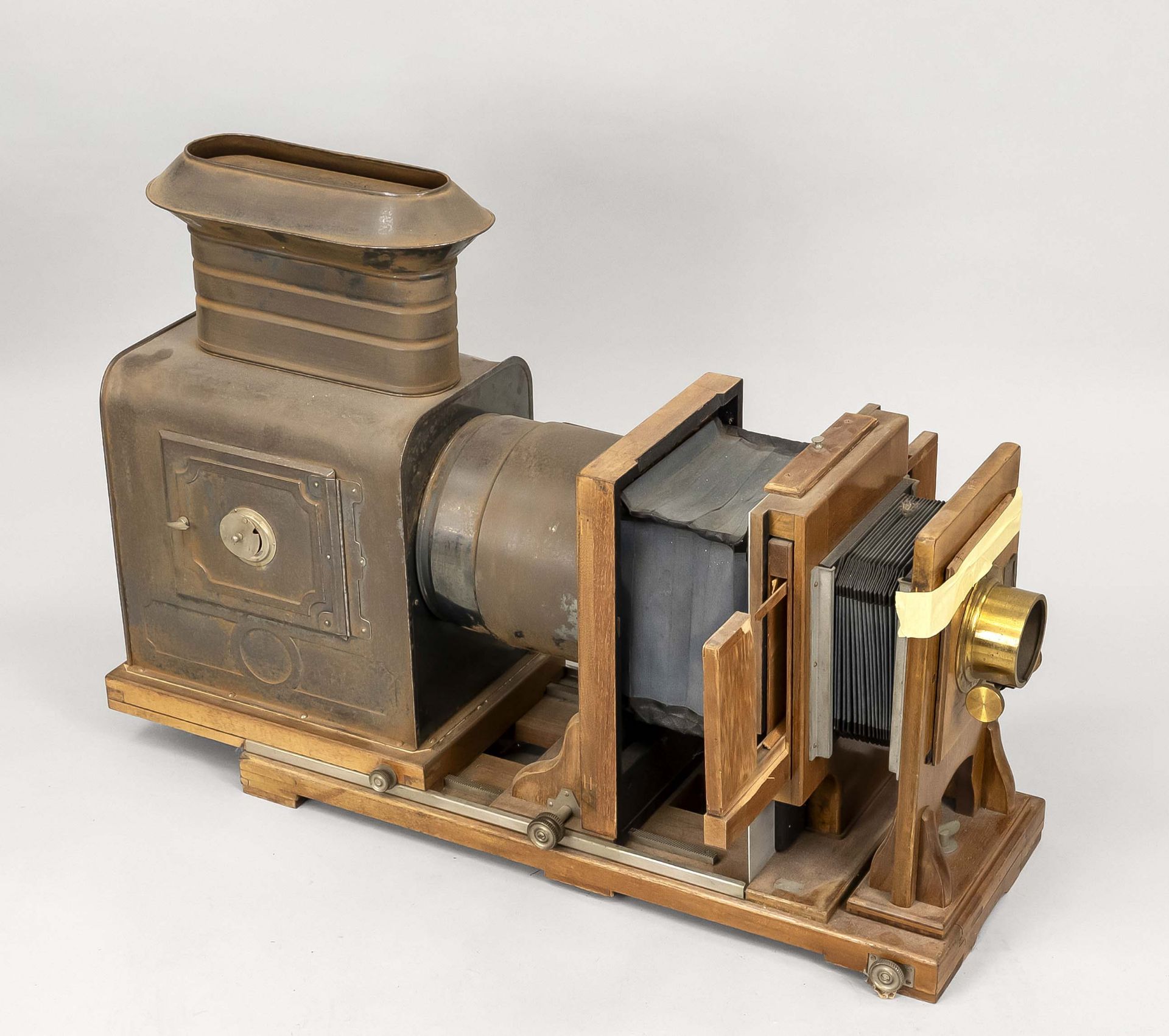 Large projector, Germany (Dresden) early 20th century, marked ''ICA Aktiengesellschaft Dresden''