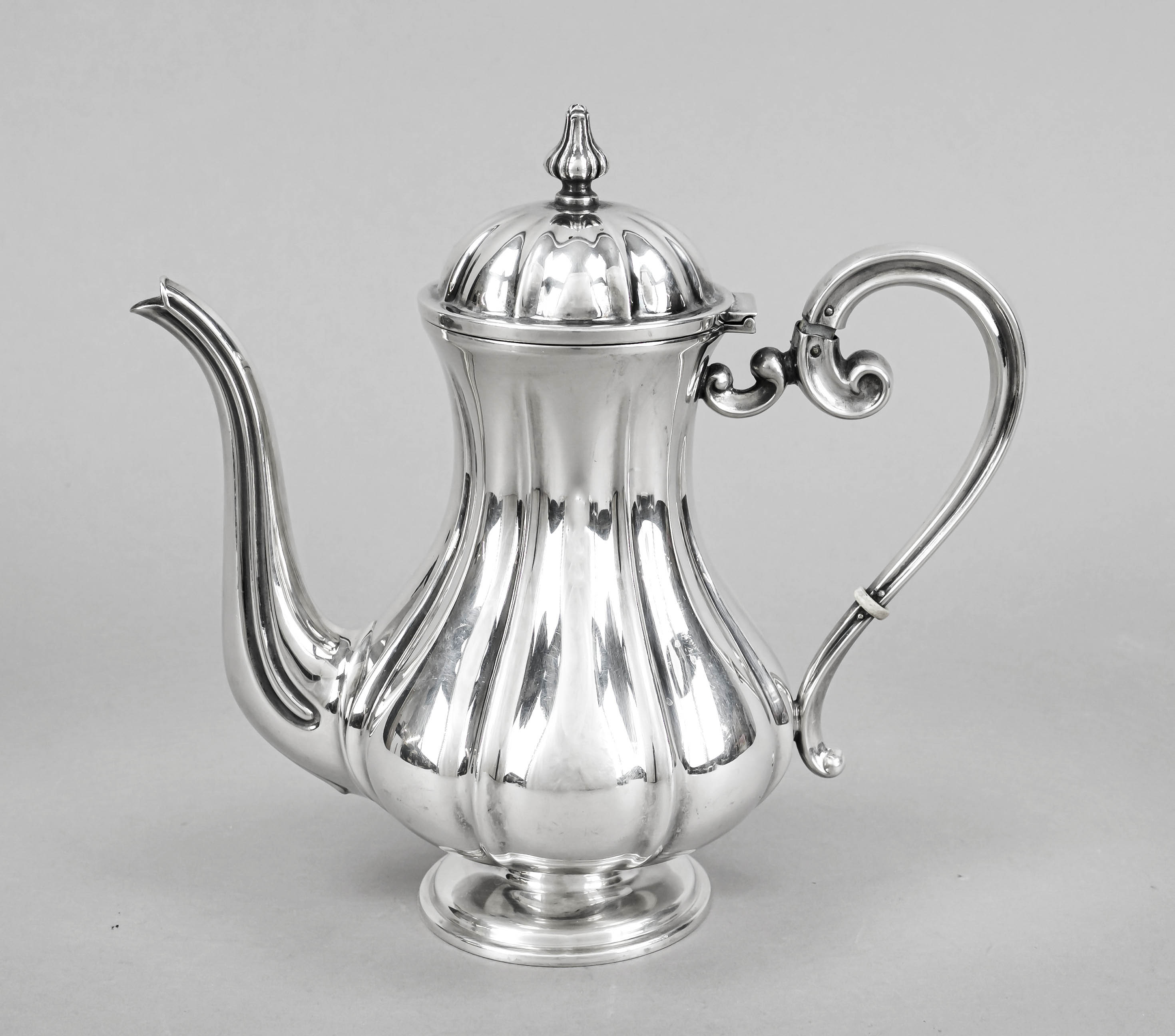 Mocha pot, Italy, c. 1900, maker's mark A. Cesa S. C., Alessandria, silver 800/000, round base,