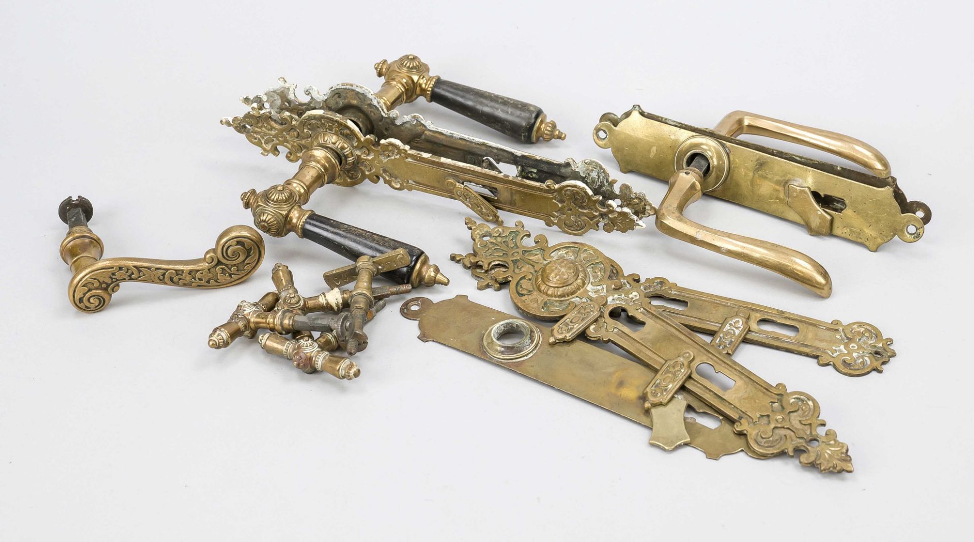 Very large bundle of door fittings, door fittings and door handles, Wilhelminian style to 1930s,