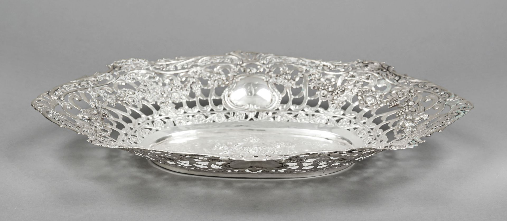 Oval openwork basket, German, 20th century, silver 800/000, of matching curved form, wide, richly - Image 2 of 2