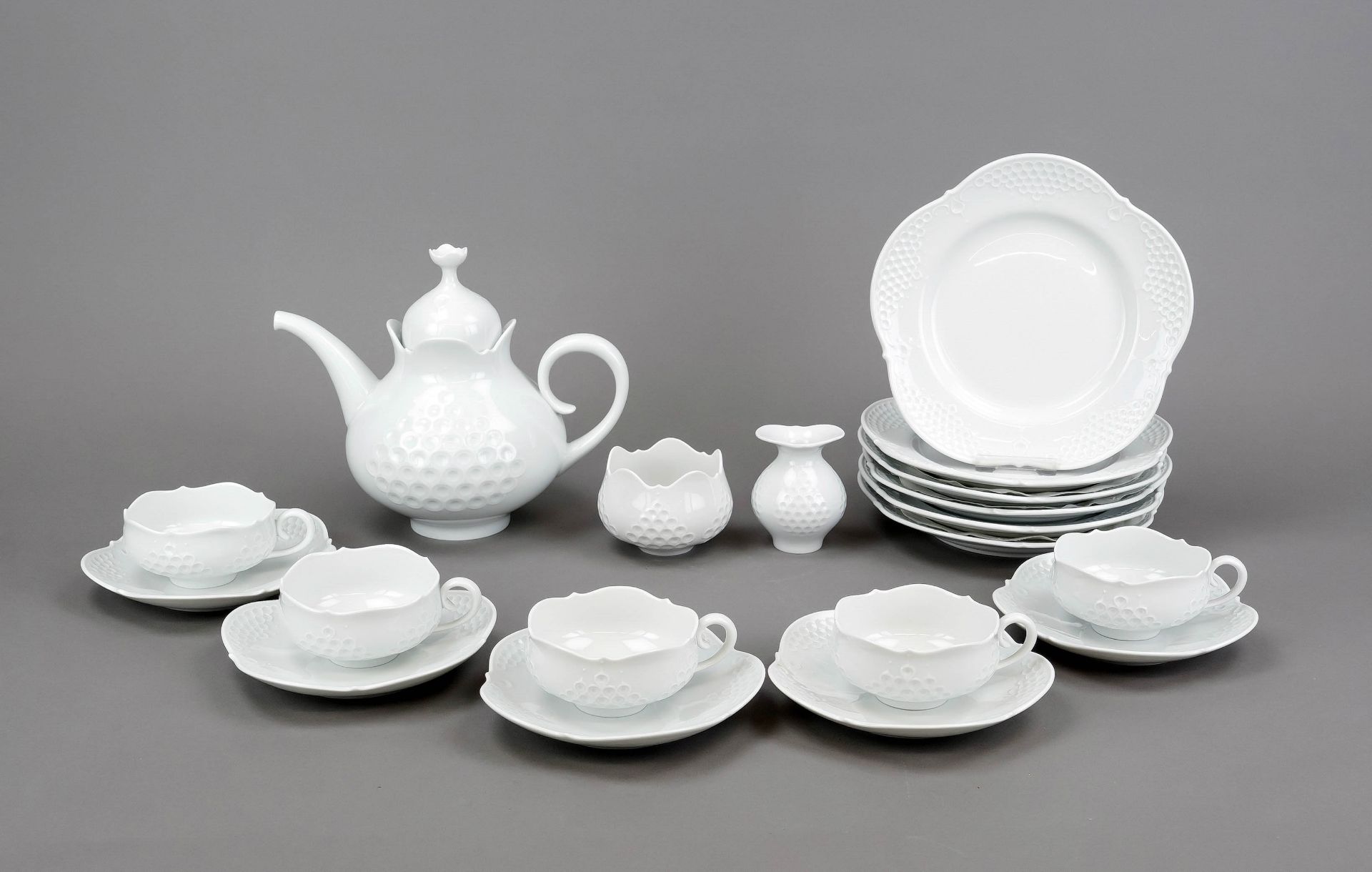 Tea service for 6 persons, 25-piece, Meissen, after 1973, 1st choice, large cut-out shape,