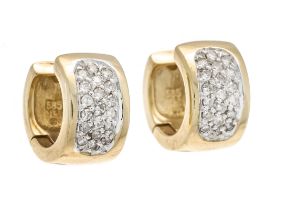 Diamond hoop earrings GG/WG 585/000 with 38 octagonal diamonds, total 0.38 ct W/VS-SI, l. 12 mm, 7.5