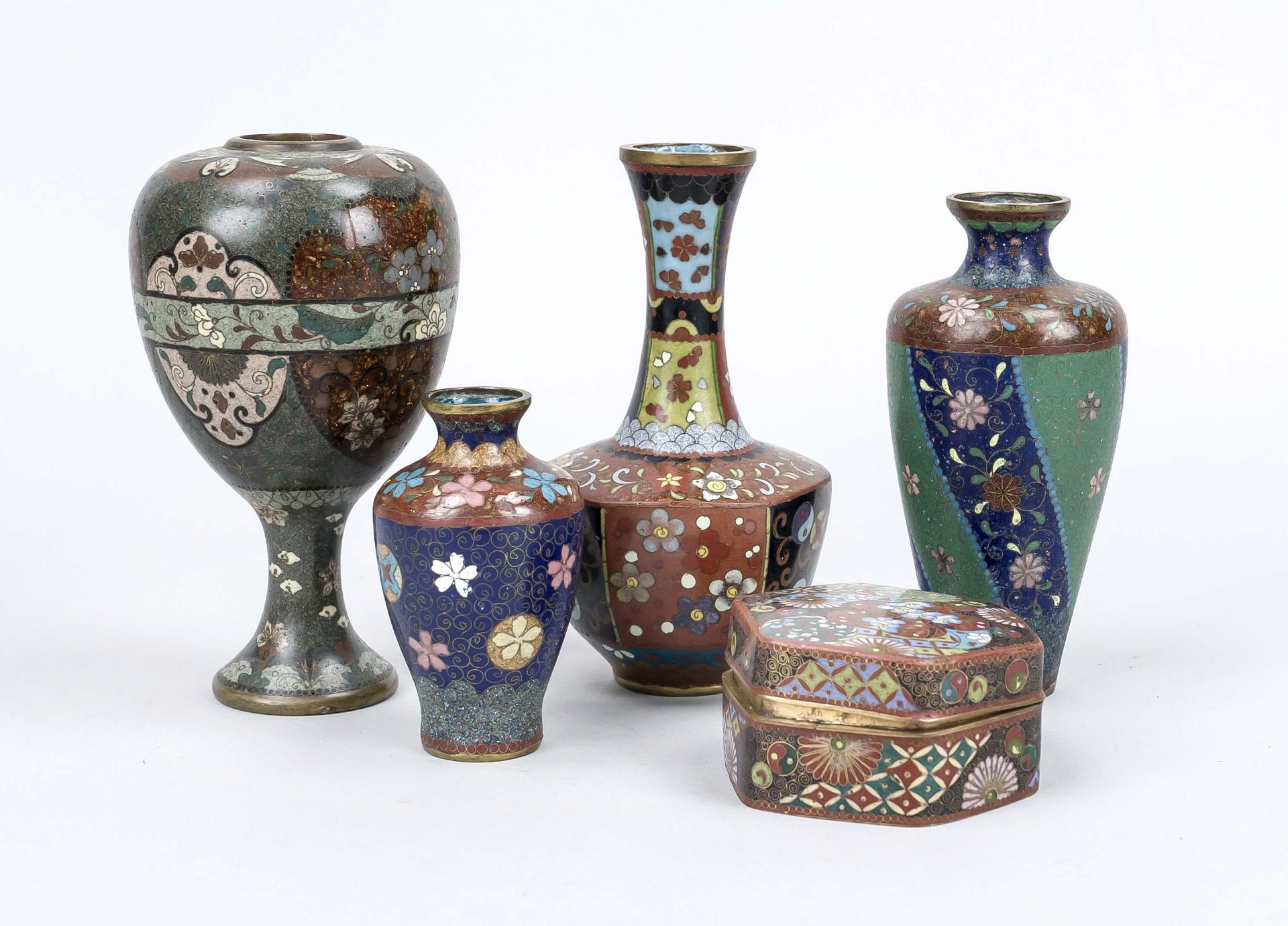 5 Teile Cloisonné, Japan um 190