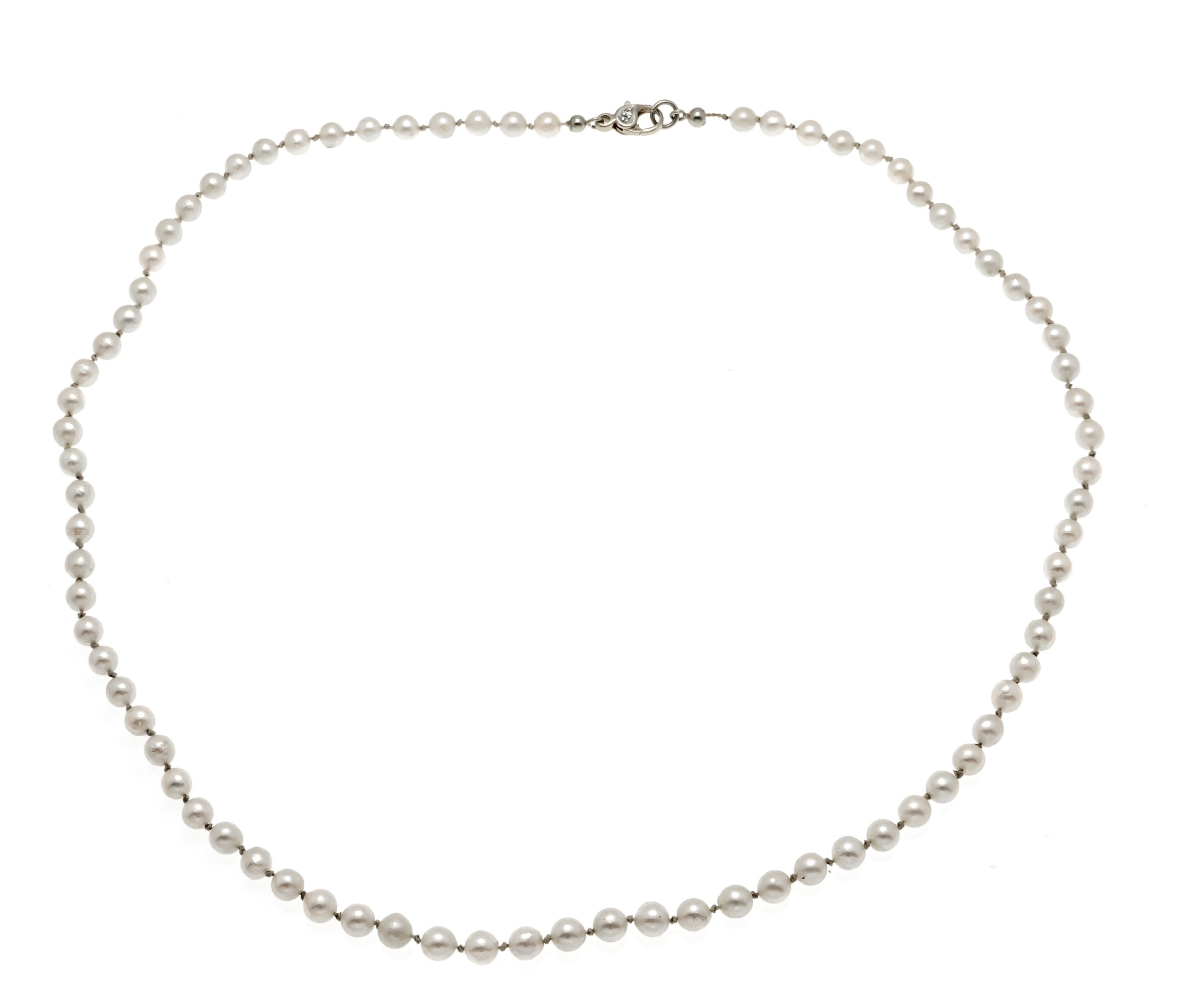 Akoya necklace with lobster clasp GG/WG 585/000 set with 2 octagonal diamonds 0.01 ct W/SI, strand