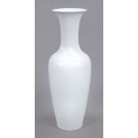 Vase Asia, KPM Berlin, mark 1992-2000, 1st choice, shape Asia large, design Johannes Henke 1975,