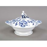 Lidded tureen, Meissen, Knauff Schwerter, 1850-1924, 1st choice, new cut-out shape, onion pattern