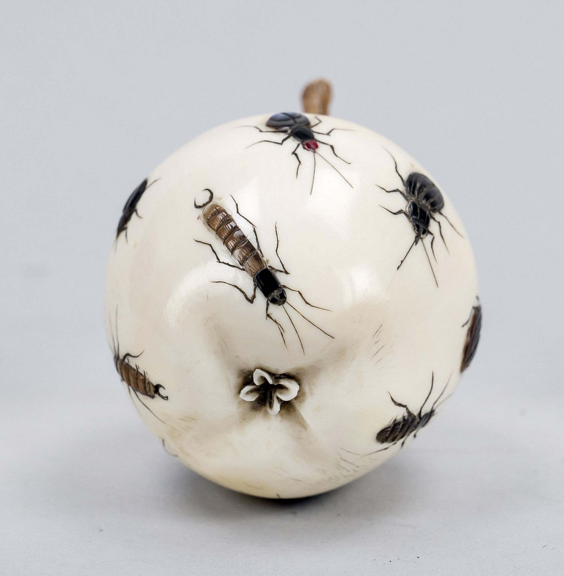 Shibayama Okimono as an apple, Japan c. 1900 (Meiji), ivory with mother-of-pearl and stone inlays. - Image 3 of 4