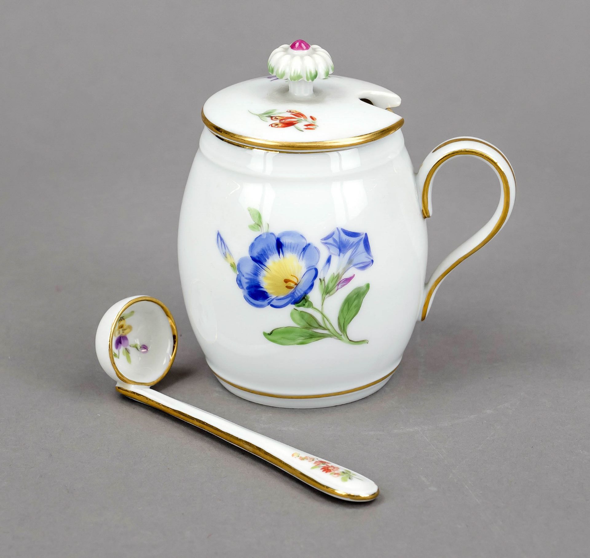 Mustard jar with lid and spoon, Meissen, mark after 1934, 2nd choice, shape New cut-out,