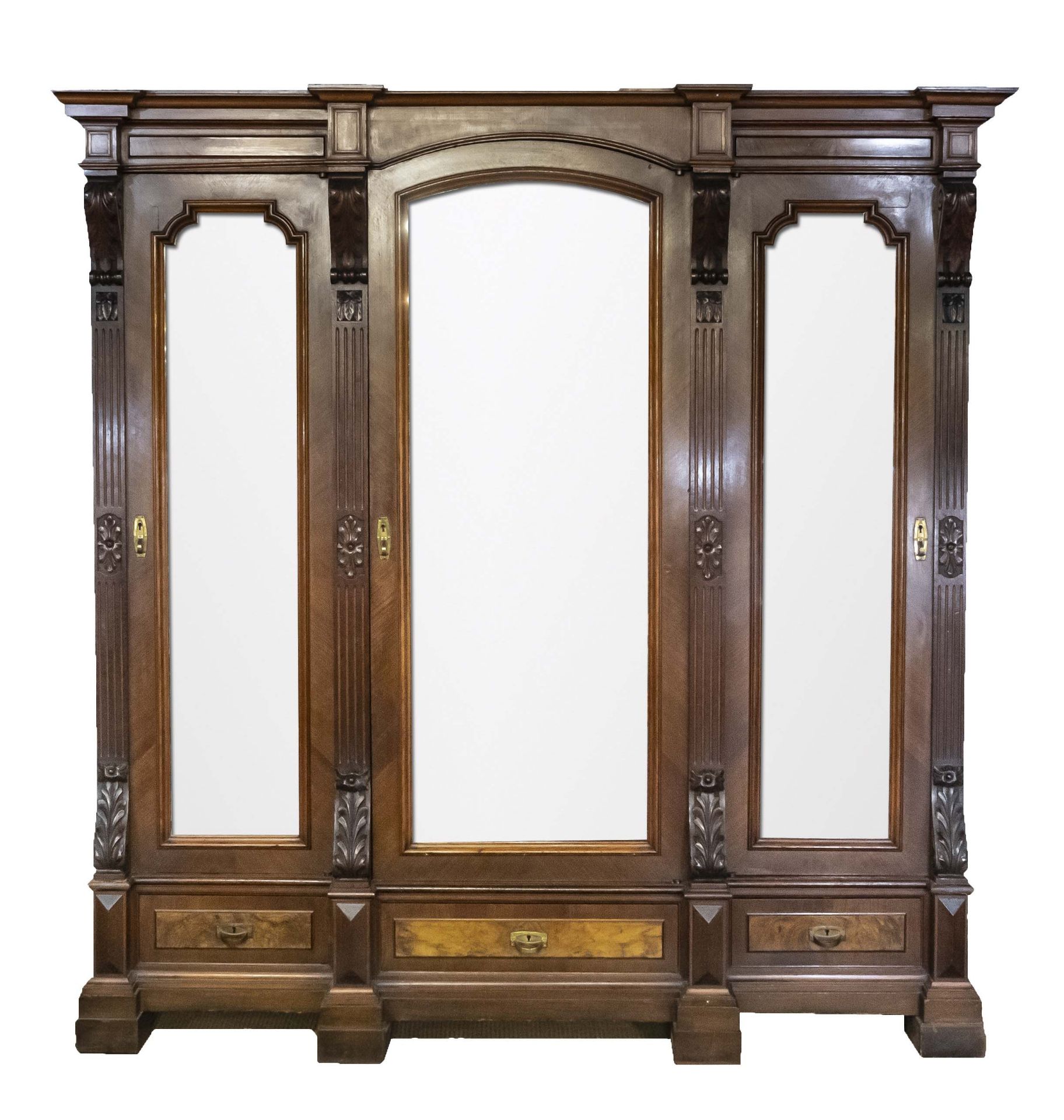 Wilhelminian style closet from around 1880, walnut veneered, 3-door mirrored body, coffered sides,