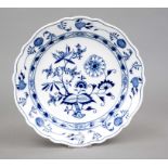 Round bowl, Meissen, mark 1850-1924, 1st choice, decor onion pattern in underglaze blue, Ø 30 cm