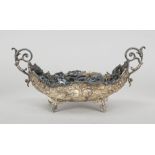 Jardiniere, 20th century, silver 800/000, on 4 feet, the body of boat form, the handles attached