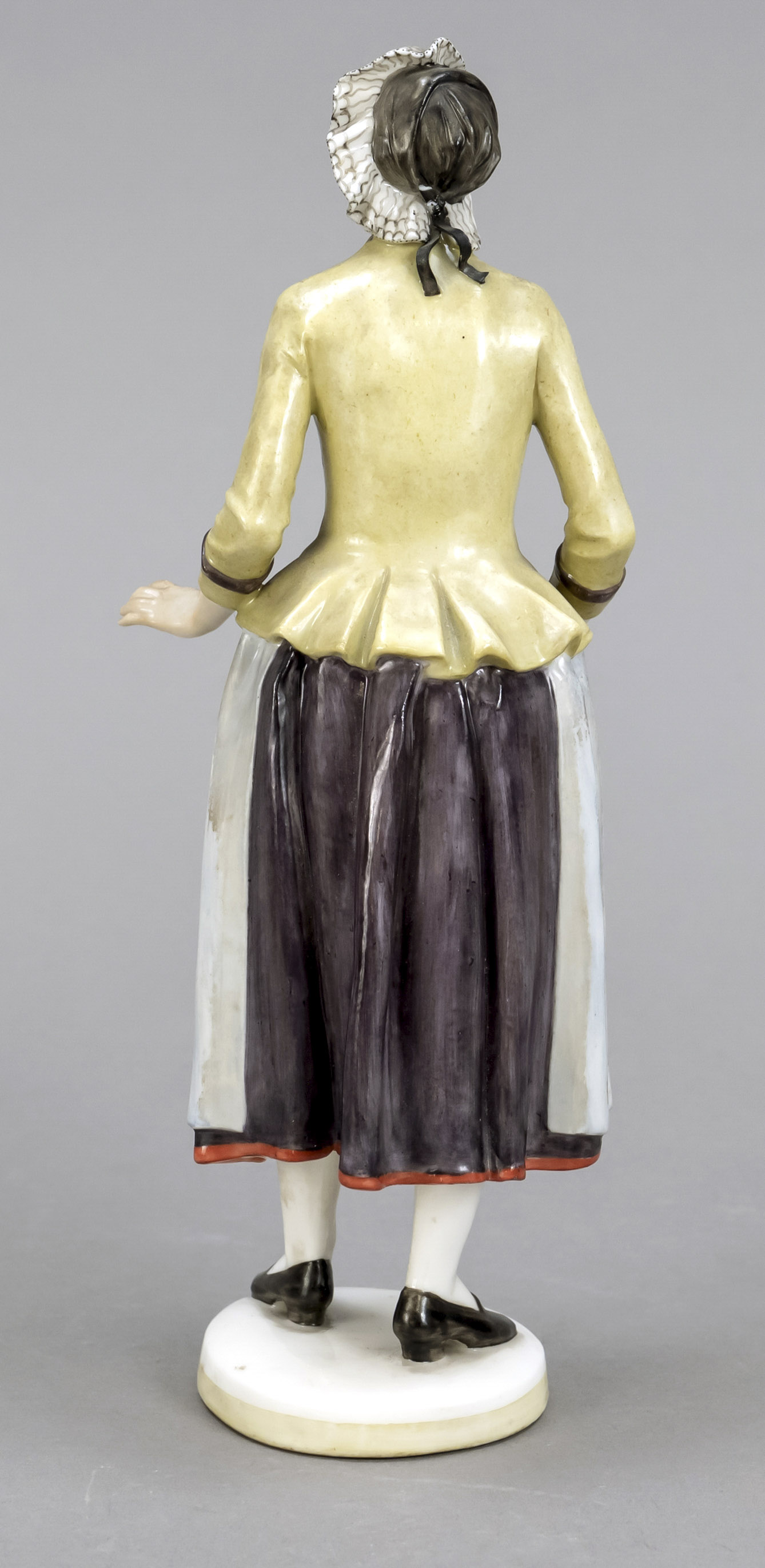 Traditional costume figure, Nymphenburg, mark 1925-75, model no. 879, woman in traditional costume - Image 2 of 2