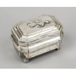 Rectangular lidded box, early 19th century, MZ, silver 12 solder (750/000), on 4 claw feet with