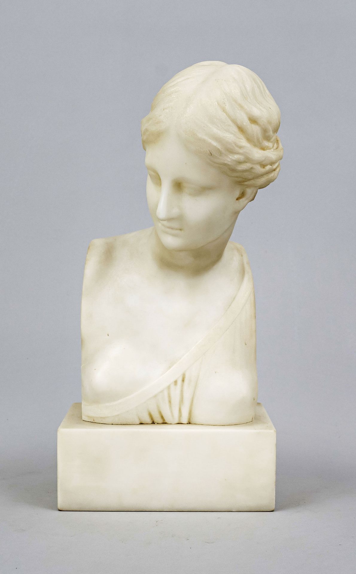 Anonymous sculptor 1st half 20th century, bust of Venus, full-size marble sculpture on marble