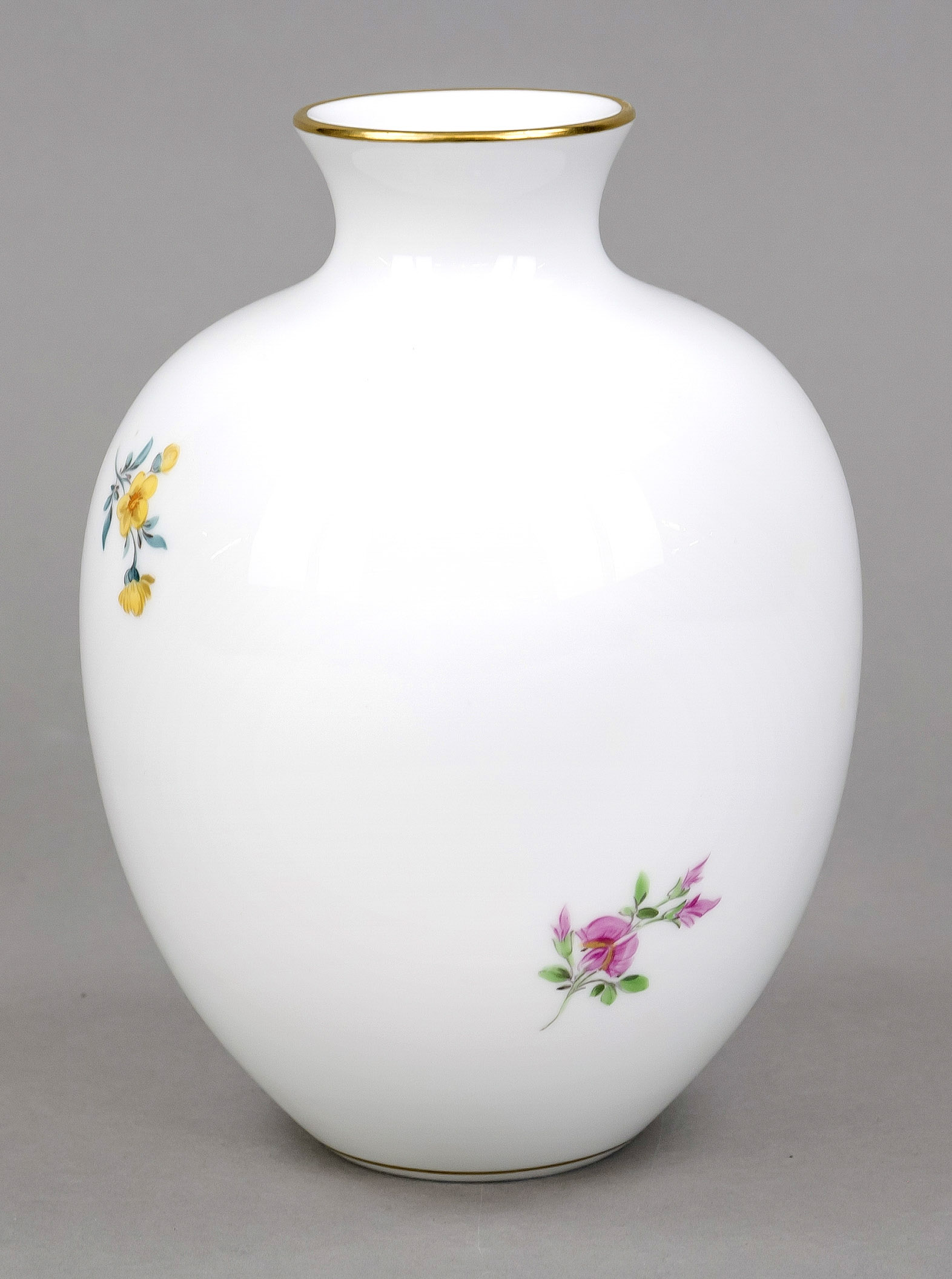 Vase, Meissen, mark after 1934, 1st choice, ovoid form, polychrome flower painting, gold rim, h. - Image 2 of 2