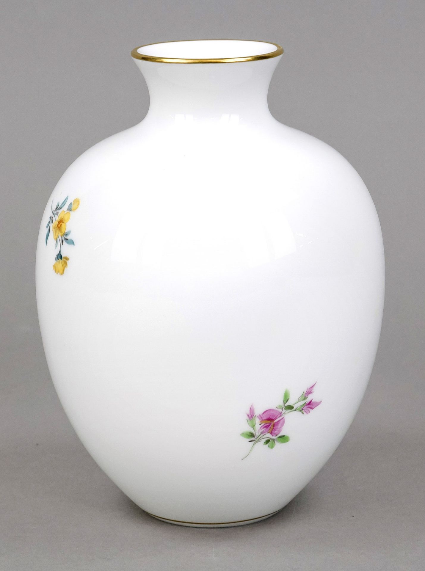 Vase, Meissen, mark after 1934, 1st choice, ovoid form, polychrome flower painting, gold rim, h. - Image 2 of 2