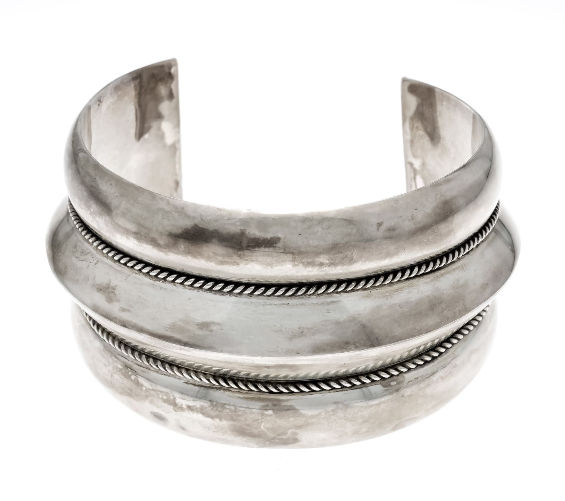 Open bangle silver 925/000 with cord decoration, w. 40 mm, inside 59 x 52 mm, 47.6 g