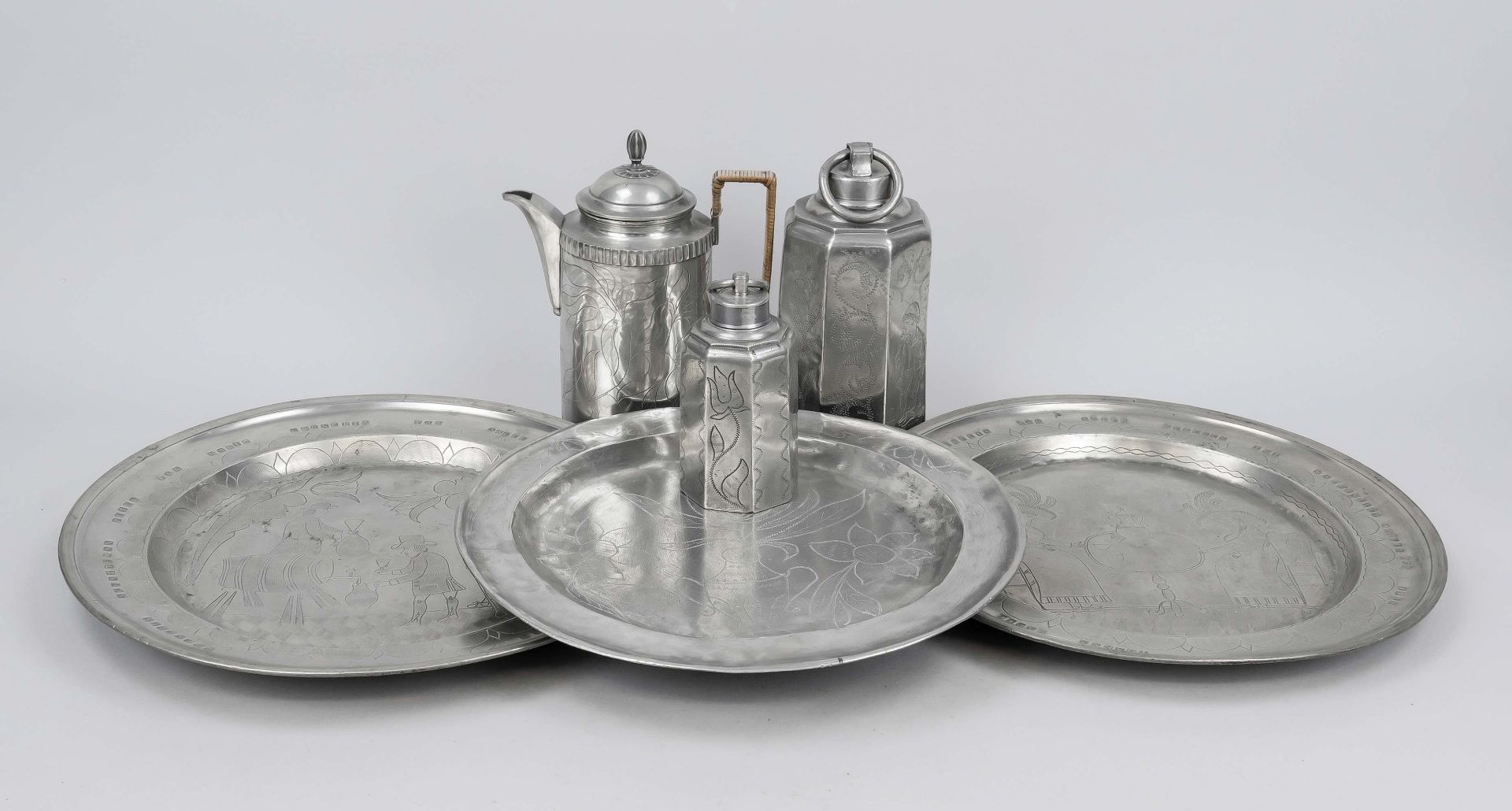 A collection of pewter, 18th/19th century, 6 pieces with braided decoration, 2 screw-top jugs, a