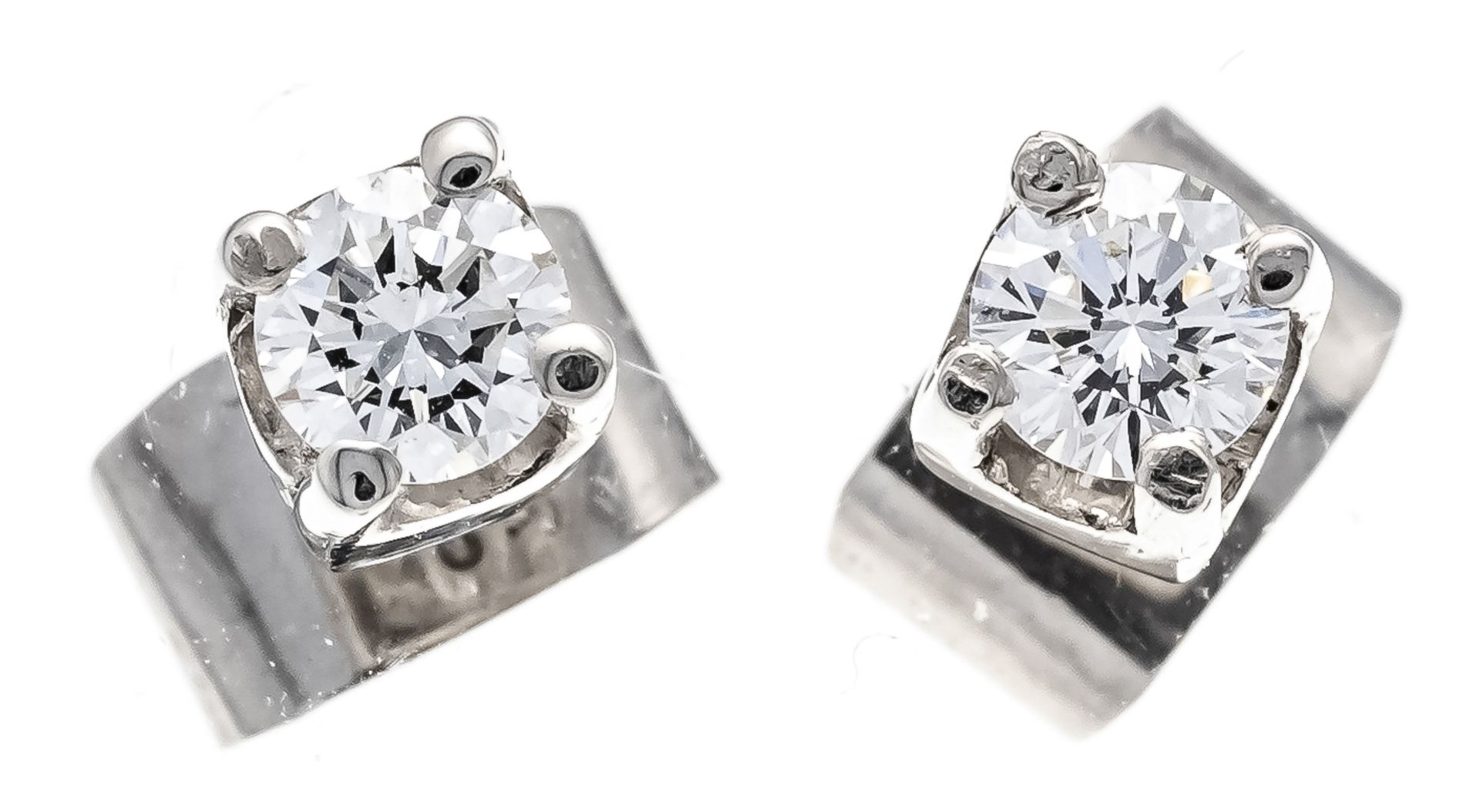 Brilliant stud earrings WG 585/000 with 2 brilliant-cut diamonds, total 0.30 ct TW-W/VVS-VS, 1.2 g