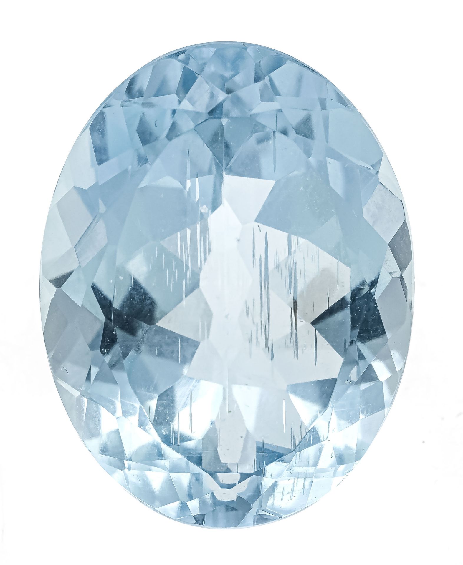 Aquamarine 21.68 ct, oval-cut, in a luminous, slightly greenish light blue, eye-clean, 22.27 x 17.08