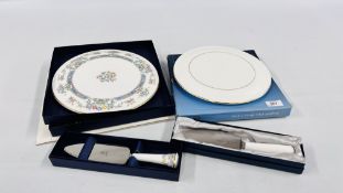 A ROYAL WORCESTER MATCHING CAKE SLICE AND PLATE IN ORIGINAL PRESENTATION BOXES ALONG WITH AN