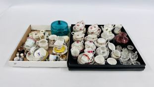 TWO TRAYS CONTAINING A QUANTITY OF ASSORTED VINTAGE CHILD'S TEASETS, GLASS DOLL'S HOUSE ACCESSORIES,