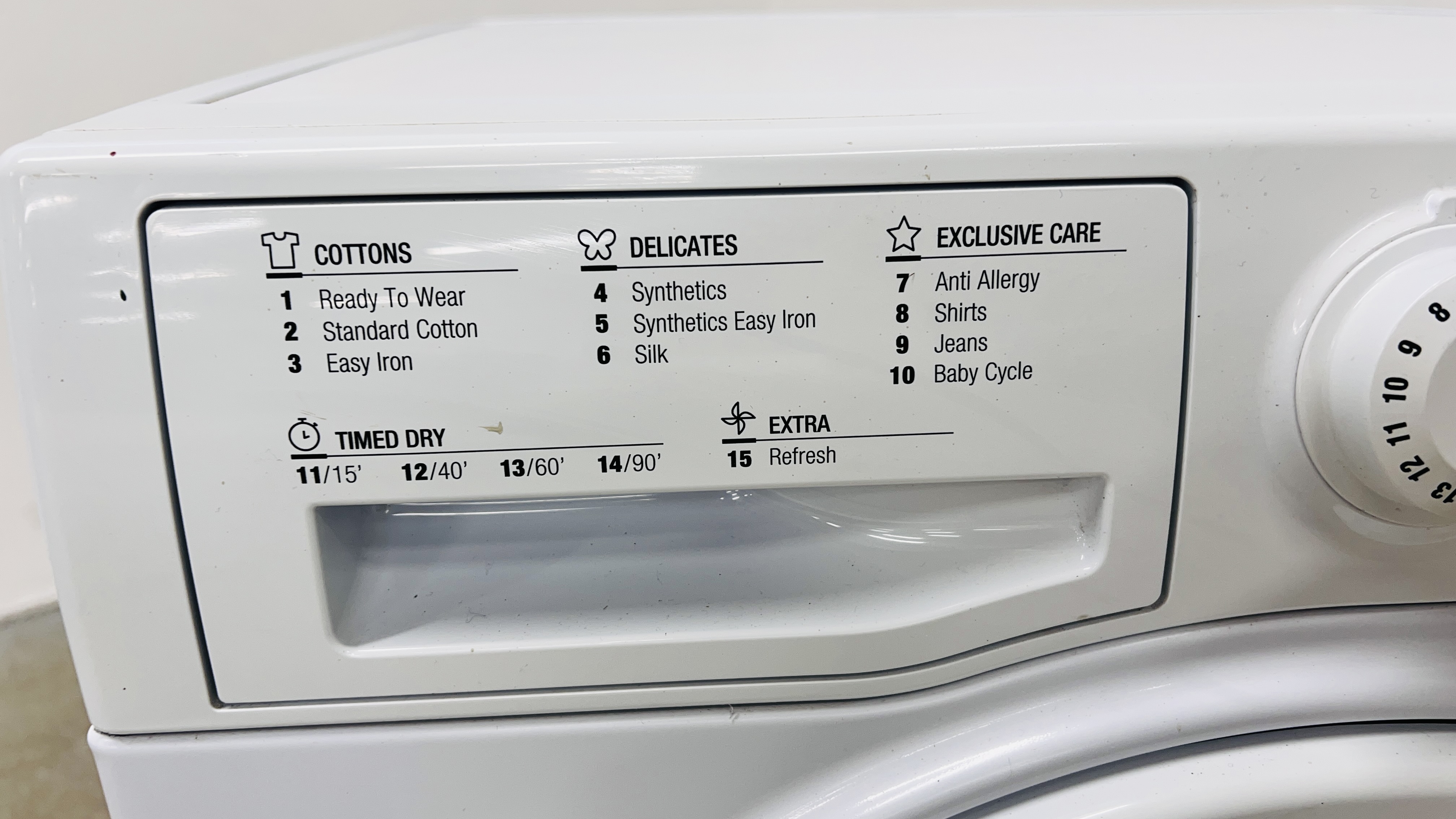 A HOTPOINT 8KG AQUARIUS CONDENSER TUMBLE DRYER - SOLD AS SEEN. - Image 3 of 7
