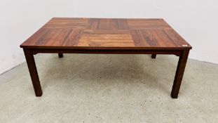 AN ULFERTS DANISH COFFEE TABLE WITH ROSEWOOD TOP A/F CONDITION, 135 X 85CM.