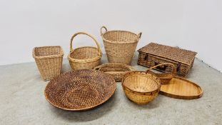 A GROUP OF ASSORTED WICKER BASKETS TO INCLUDE A PICNIC BASKET.