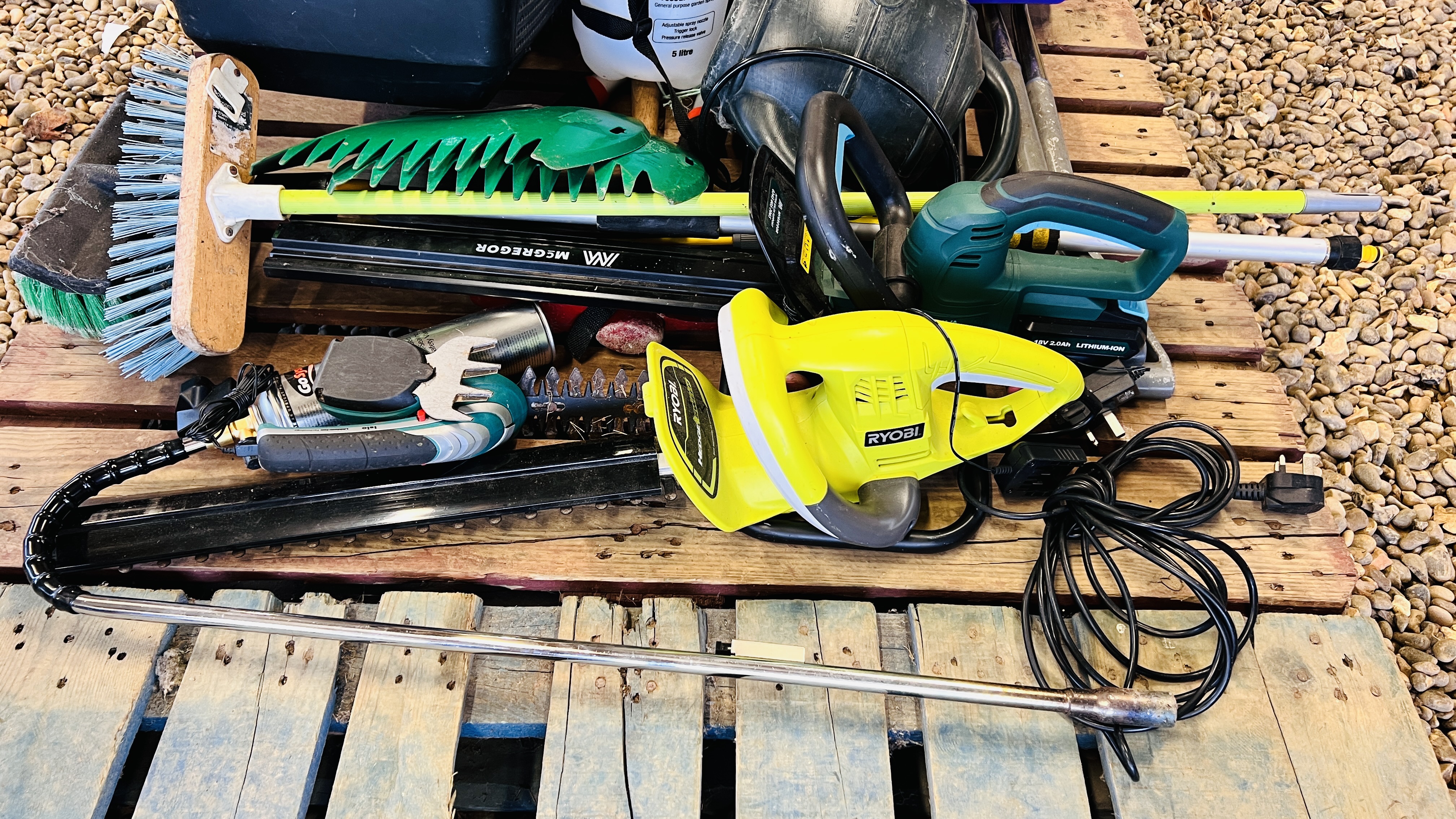 A COLLECTION OF GARDENING ESSENTIALS TO INCLUDE QUALCAST ELECTRIC MOWER, BOSCH CORDLESS TRIMMER, - Image 2 of 5