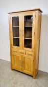 MODERN SOLID LIGHT OAK GLAZED TOP CABINET WITH DRAWERS AND CABINET TO BASE, W 90CM, D 38CM, H 180CM.