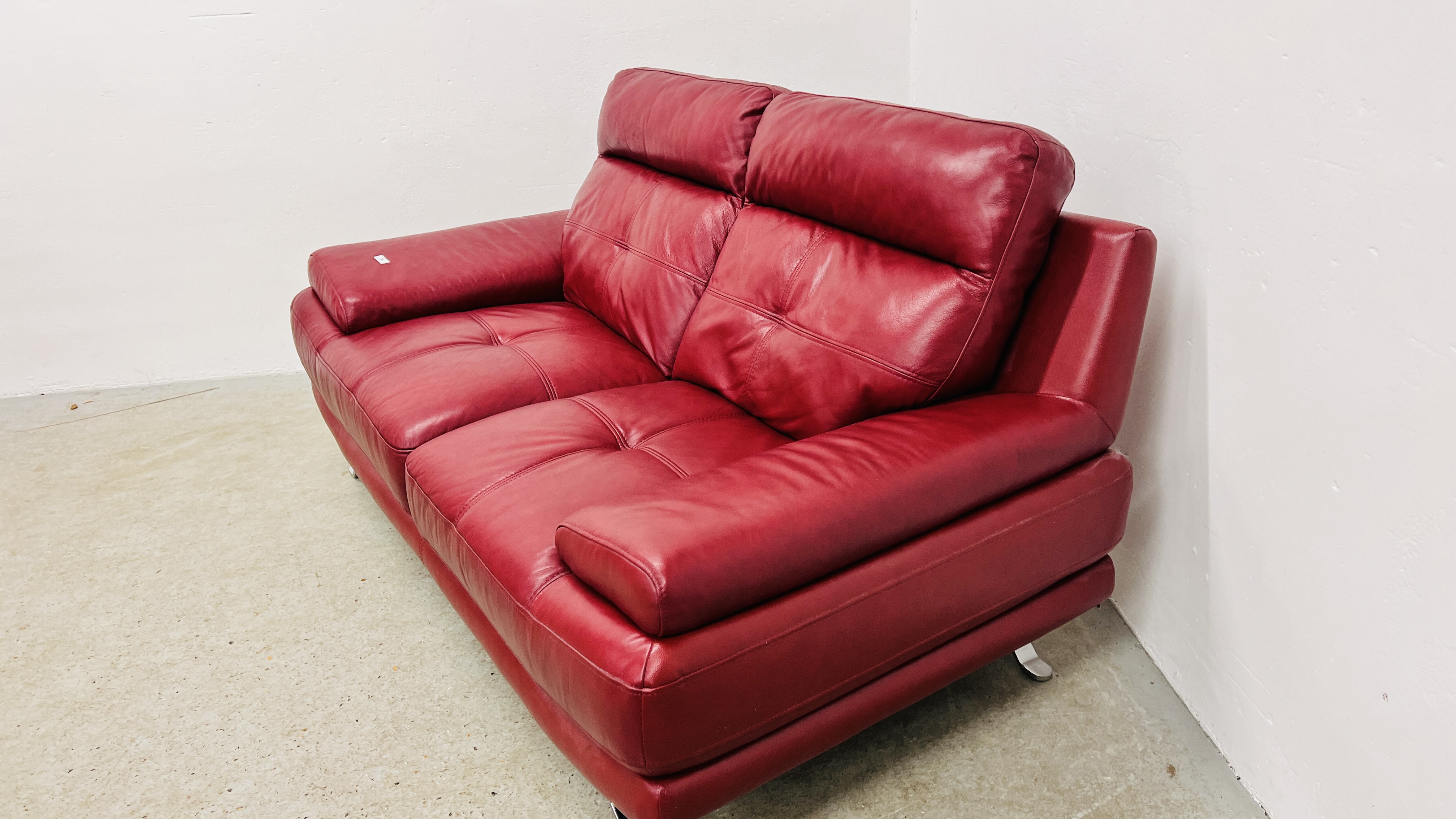 A DESIGNER ITALIAN RED LEATHER TWO SEATER SOFA W 180CM. - Image 2 of 10