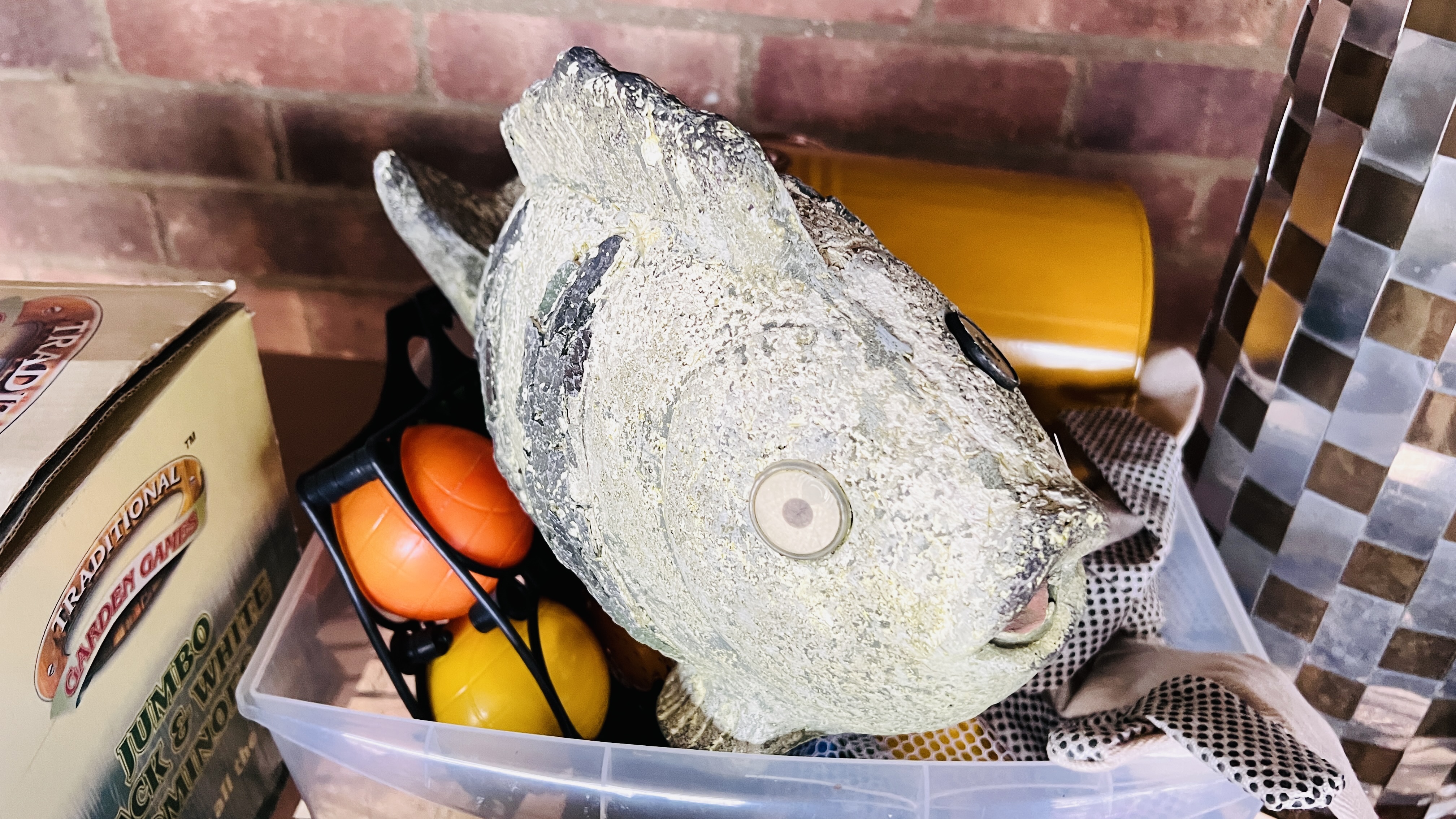 A GROUP OF GARDEN SCARECROWS, 2 PLANTERS, A METAL WATERING CAN, FISH AND CROCODILE GARDEN ORNAMENTS, - Image 10 of 11