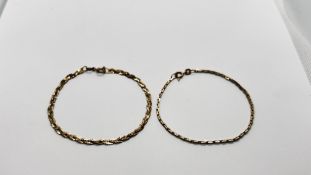 TWO 9CT BRACELETS TO INCLUDE AN INTER WOVEN EXAMPLE.