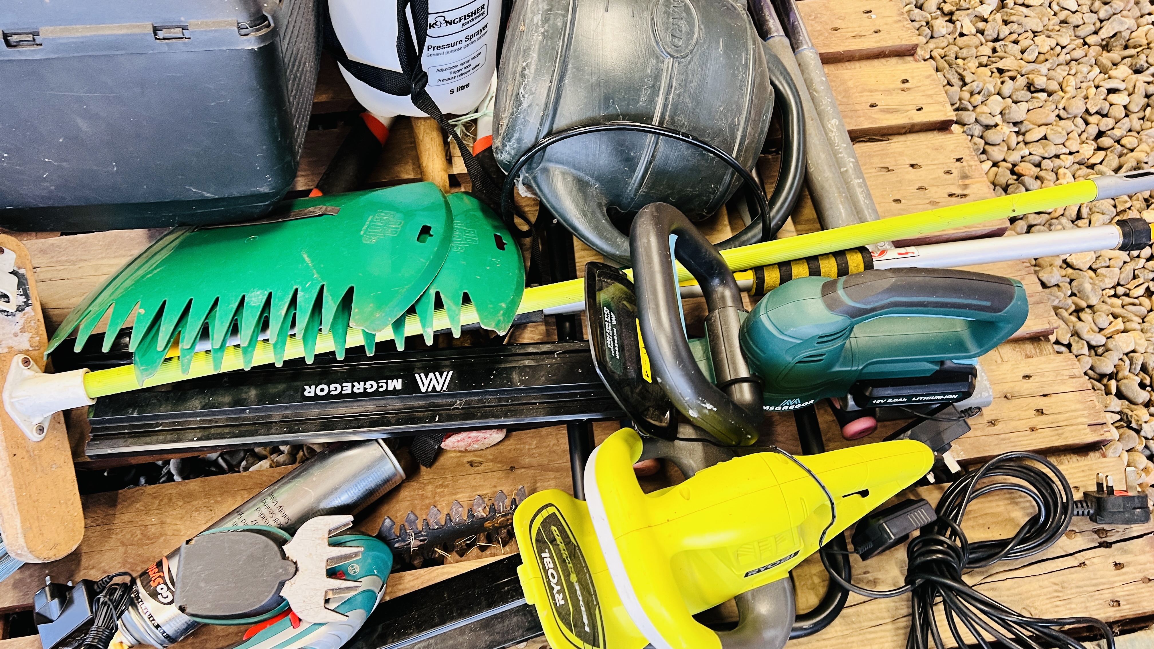 A COLLECTION OF GARDENING ESSENTIALS TO INCLUDE QUALCAST ELECTRIC MOWER, BOSCH CORDLESS TRIMMER, - Image 3 of 5