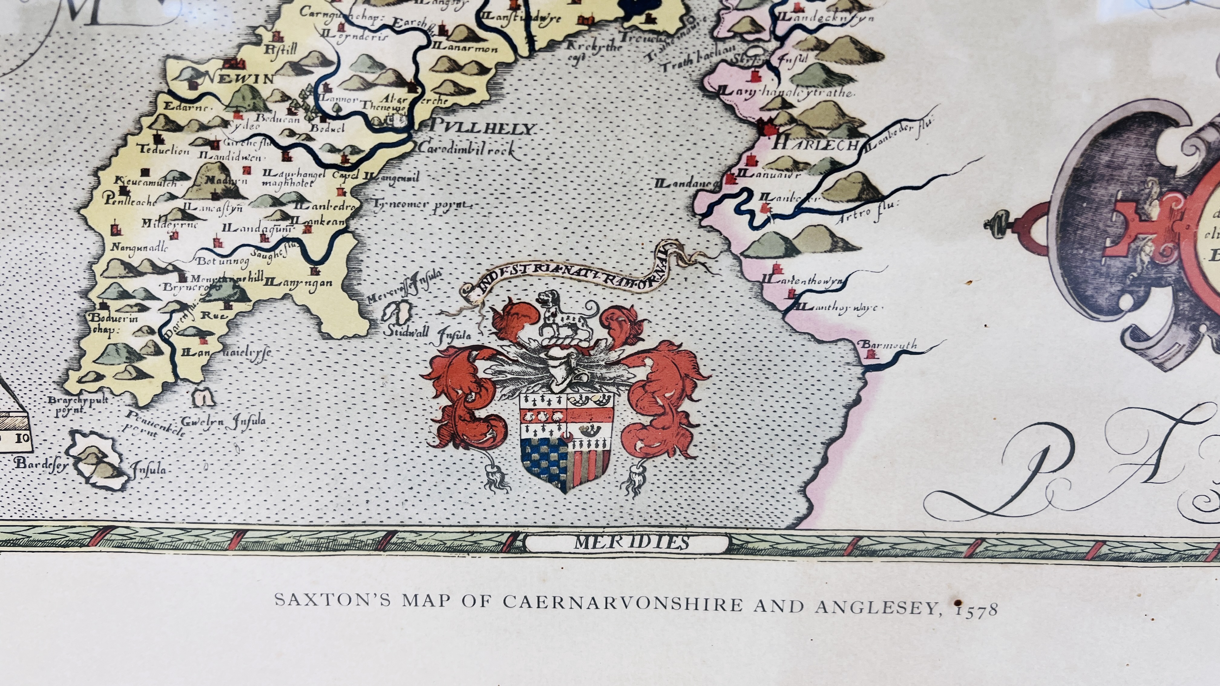 A VINTAGE FRAMED COLOURED MAP "SAXTONS MAP OF CAERNARDONSHIRE AND ANGLESEY" W 57 X H 47CM. - Image 7 of 8