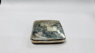 A SOLID SILVER CIGARETTE CASE, BIRMINGHAM ASSAY 1922 MAKER T & M. 8 X 8 CM.