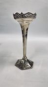 AN ANTIQUE SILVER OPEN WORK VASE, SHEFFIELD ASSAY 1910 MAKER WALKER & HALL - H 30CM.