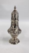 AN ANTIQUE SILVER SUGAR SHAKER LONDON ASSAY 1896 MAKER SIBRAY HALL. H 23CM.