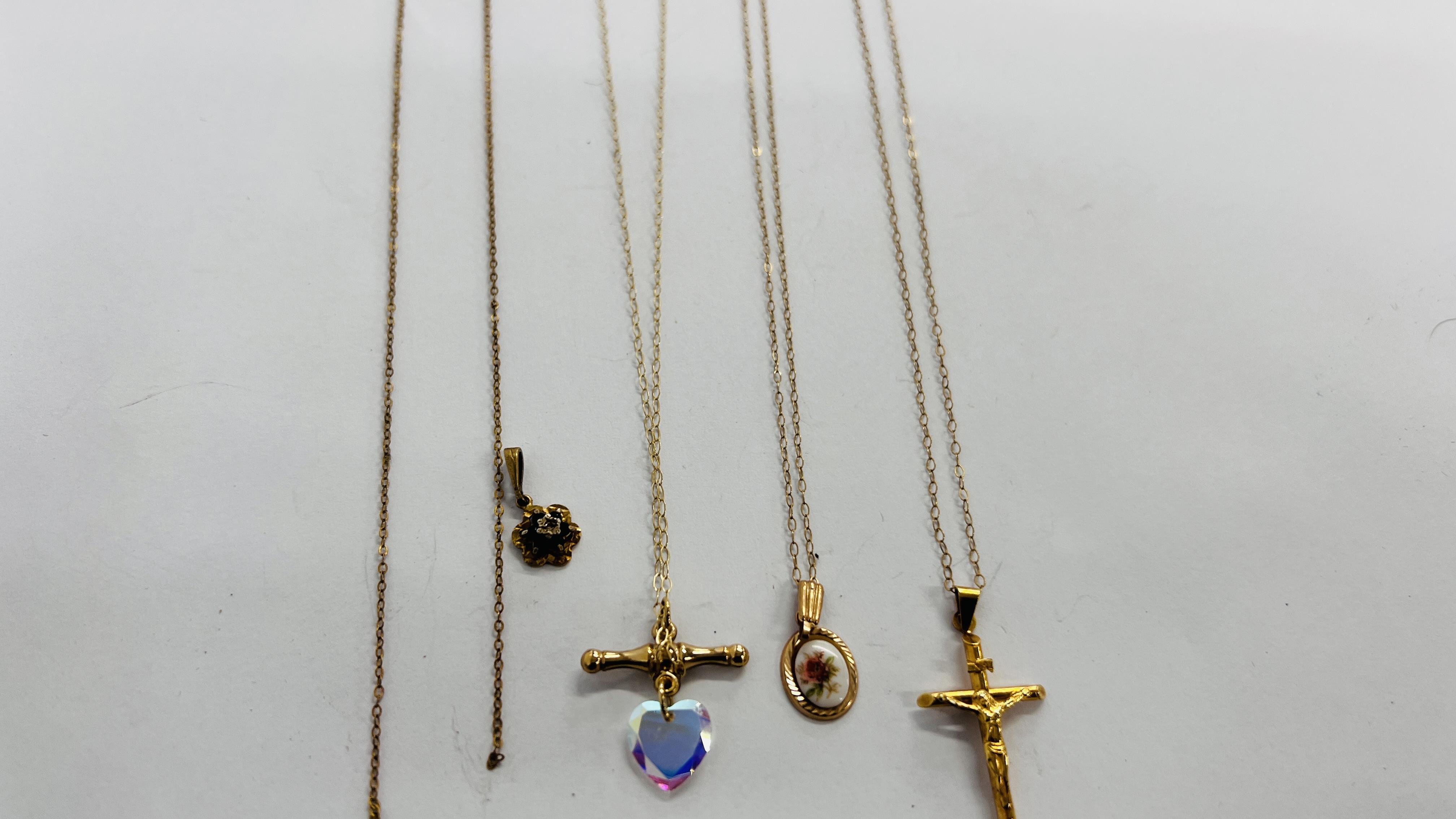 A GROUP OF 4 9CT GOLD PENDANT NECKLACES TO INCLUDE A STONE SET EXAMPLE (CHAIN A/F). - Image 3 of 6