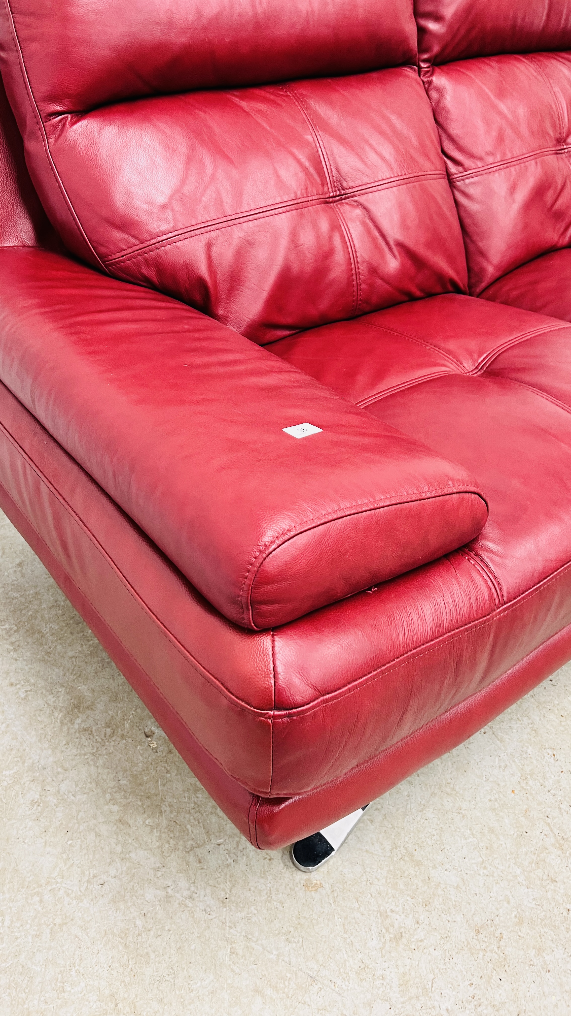 A DESIGNER ITALIAN RED LEATHER TWO SEATER SOFA W 180CM. - Image 9 of 10