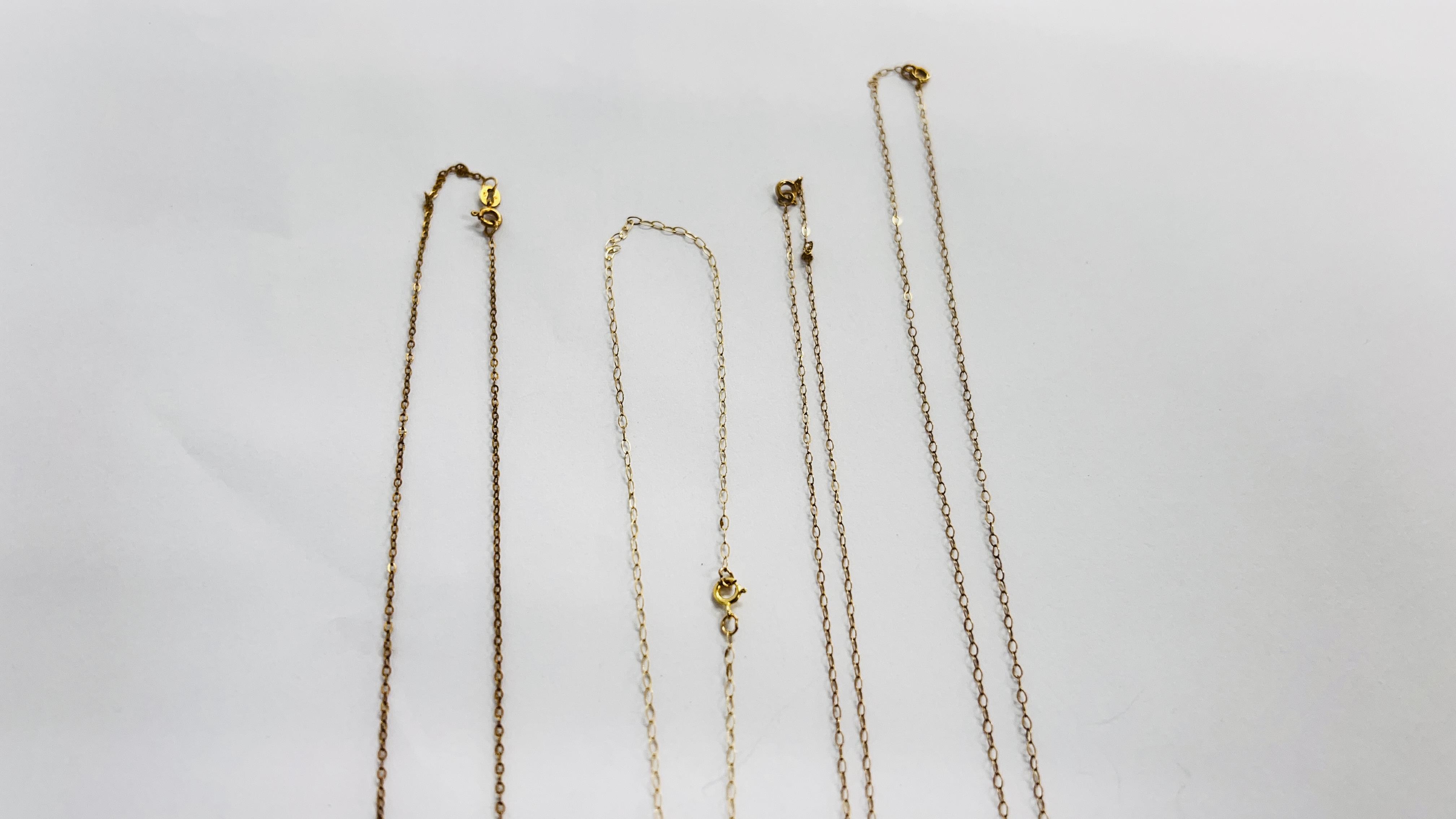 A GROUP OF 4 9CT GOLD PENDANT NECKLACES TO INCLUDE A STONE SET EXAMPLE (CHAIN A/F). - Image 5 of 6
