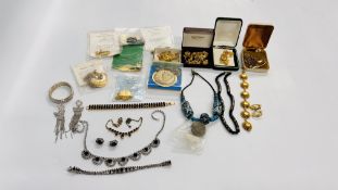 A BOX OF ANTIQUITY REPRODUCTION JEWELLERY, ELABORATE GOLD TONE NECKLACE AND EARRING SETS,