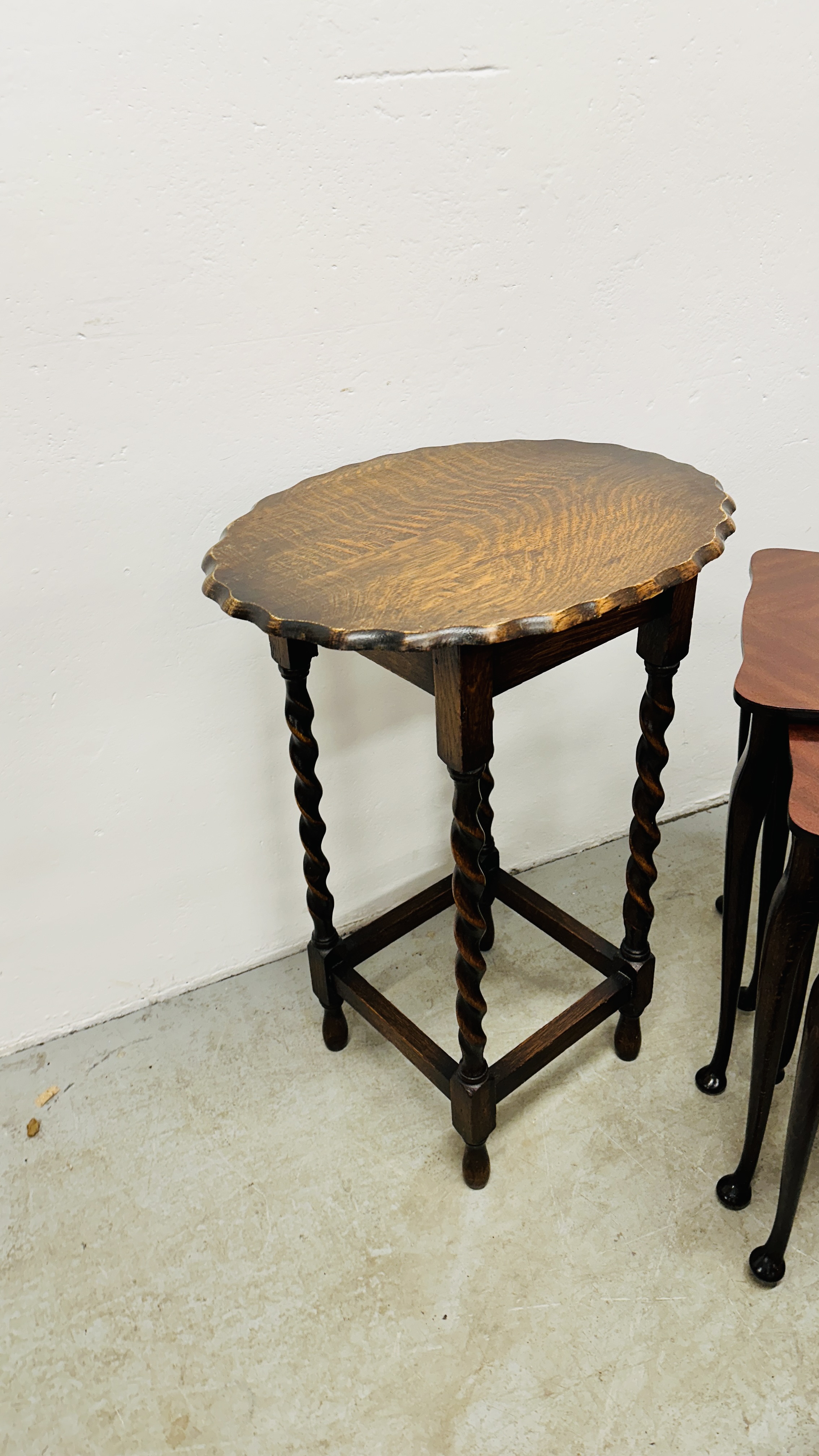 A GROUP OF OCCASIONAL FURNITURE TO INCLUDE TWO MAHOGANY PLANT STANDS, - Image 6 of 10