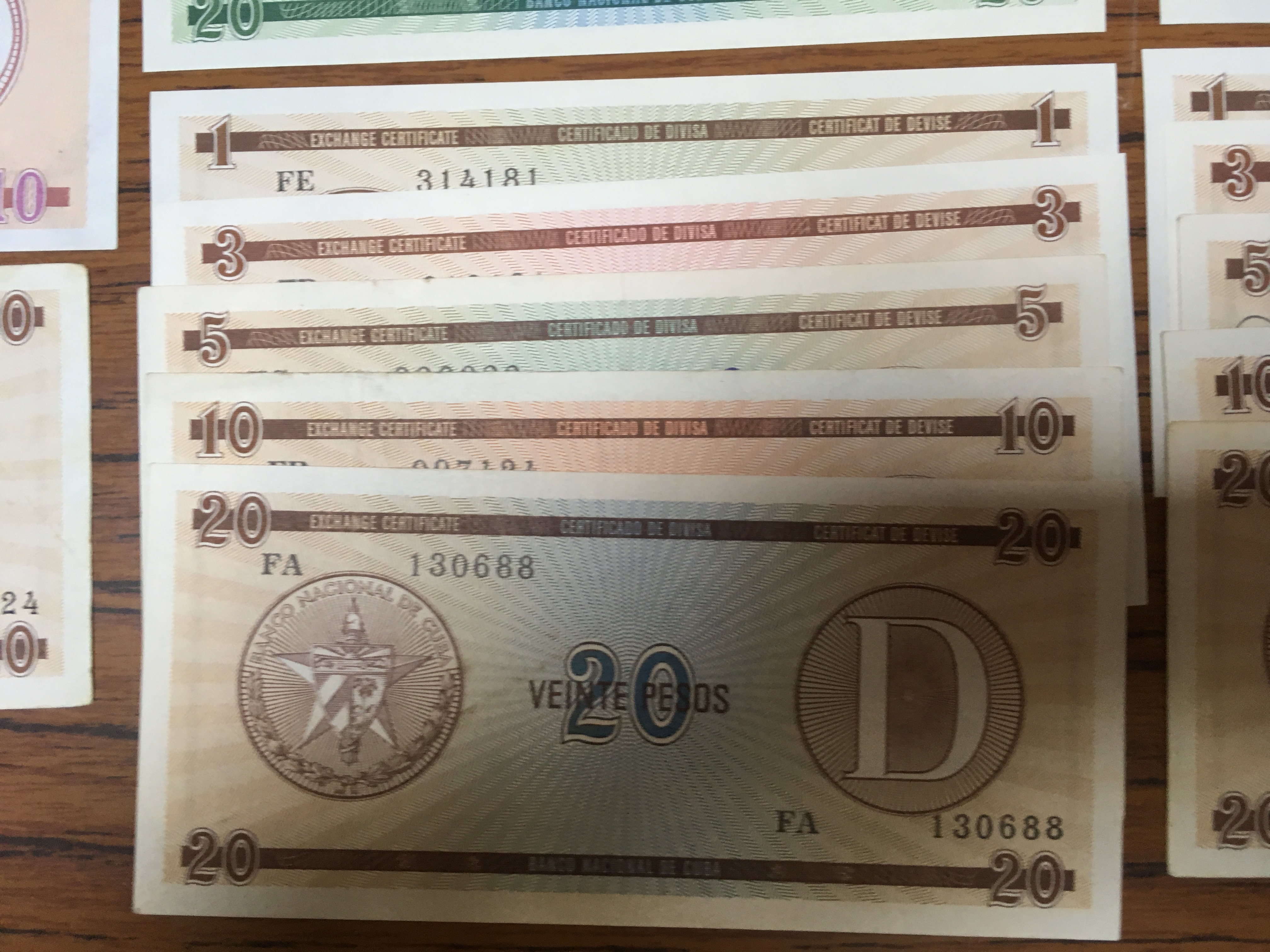 BANKNOTES: CUBAN EXCHANGE CERTIFICATES FROM SERIES A, B AND D, VALUES UP TO 20p (9), - Image 4 of 5