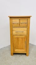 A GOOD QUALITY LIGHT OAK 3 DRAWER SINGLE DOOR CABINET, W 50CM, D 48CM, H 98CM.