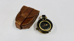 CRUCHON & EMONC LONDON MILITARY COMPASS IN LEATHER POUCH NO. 1916 VERNERS PATTERN.